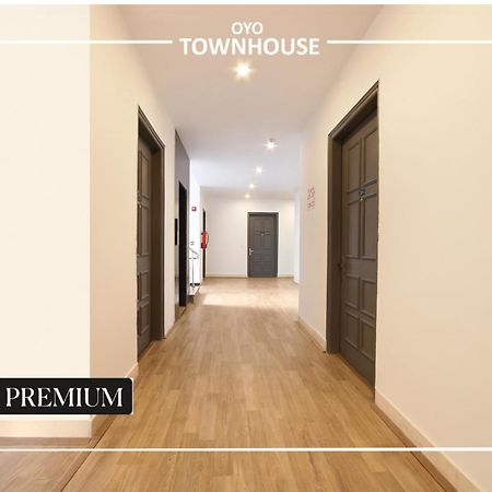 Oyo Townhouse 120 Shushant Lok Gurgáon Kültér fotó