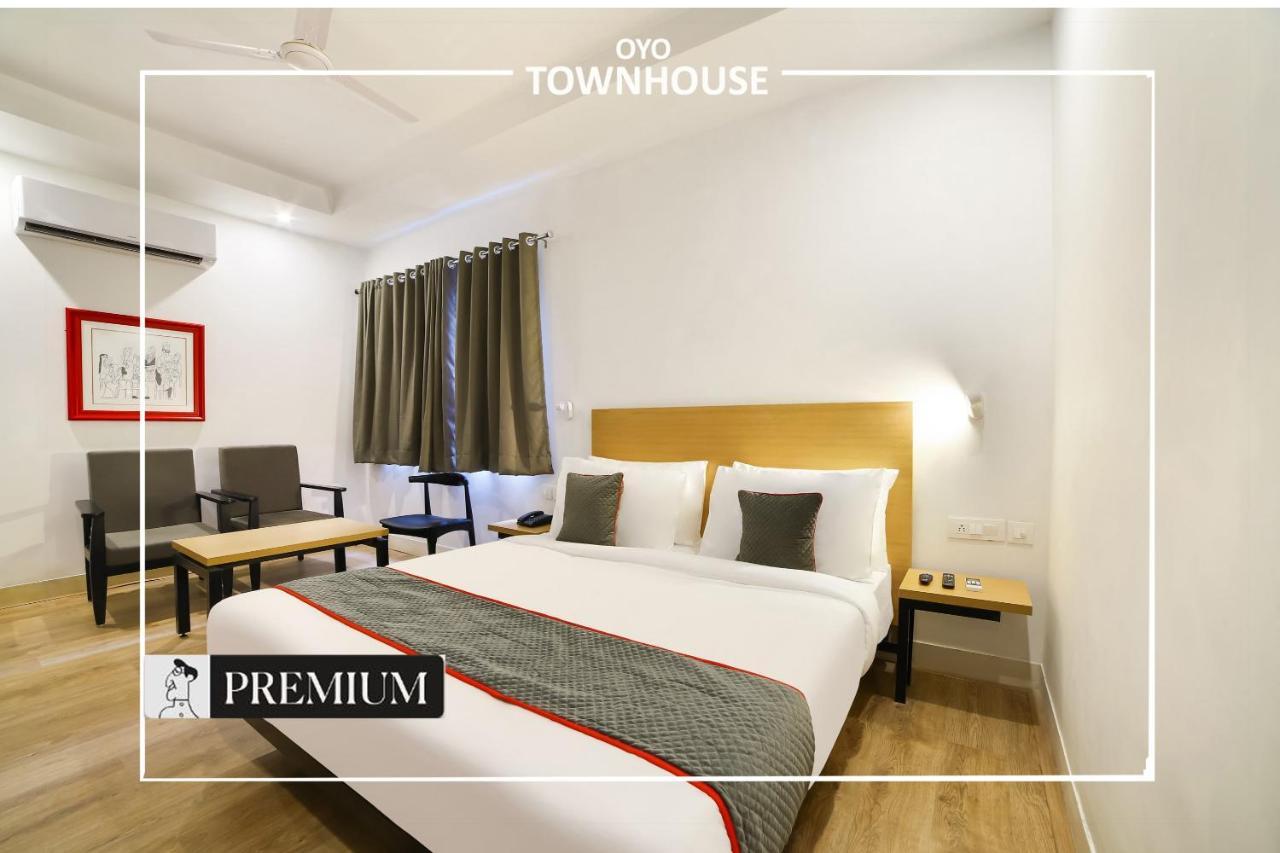 Oyo Townhouse 120 Shushant Lok Gurgáon Kültér fotó