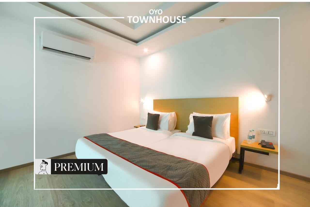 Oyo Townhouse 120 Shushant Lok Gurgáon Kültér fotó