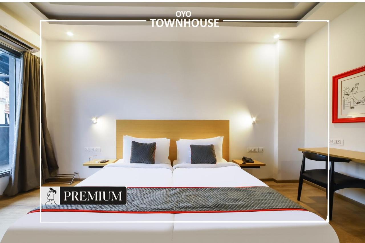 Oyo Townhouse 120 Shushant Lok Gurgáon Kültér fotó