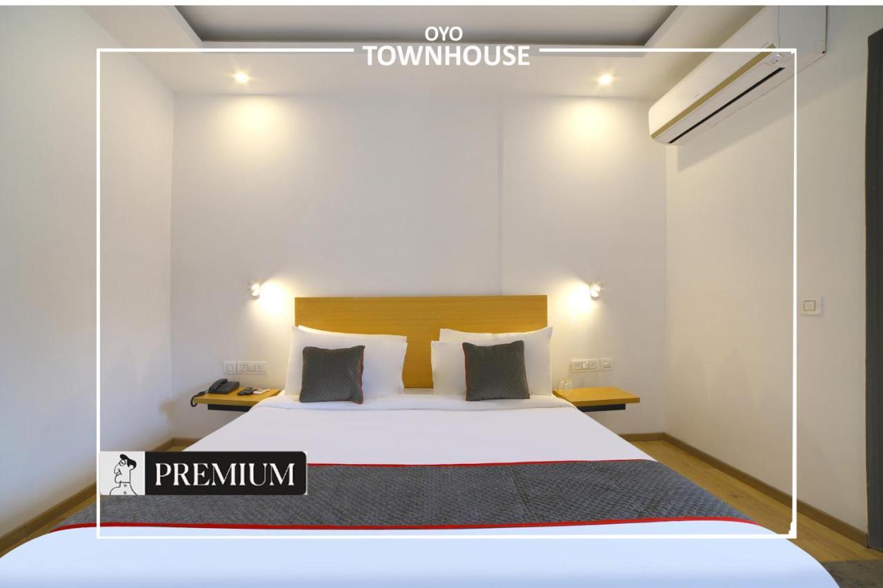 Oyo Townhouse 120 Shushant Lok Gurgáon Kültér fotó