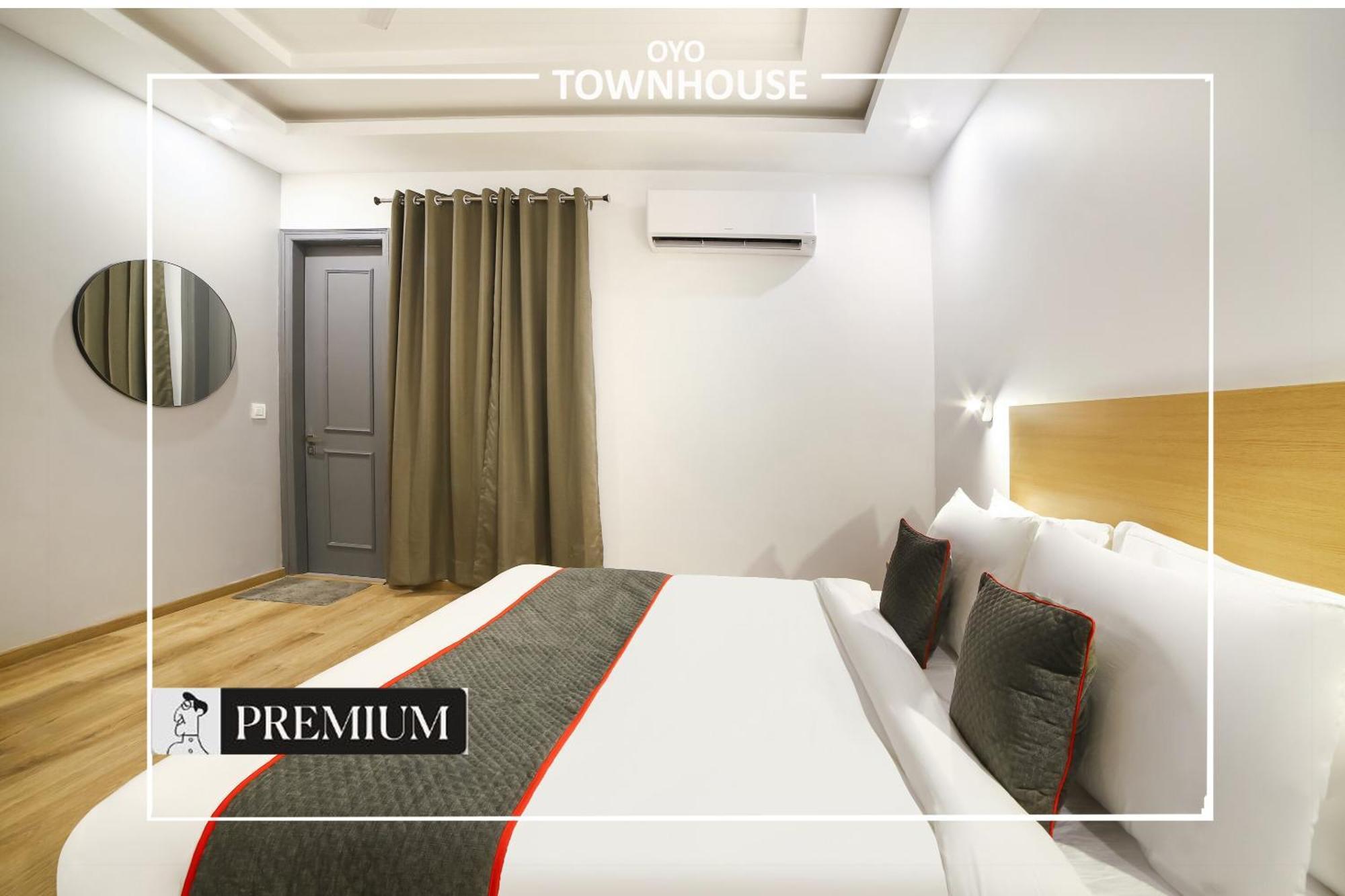 Oyo Townhouse 120 Shushant Lok Gurgáon Kültér fotó