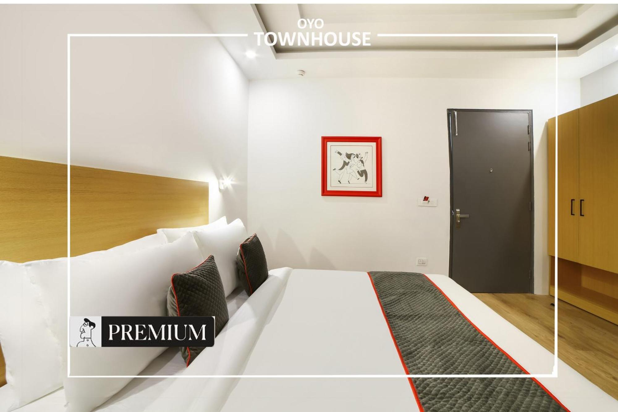 Oyo Townhouse 120 Shushant Lok Gurgáon Kültér fotó