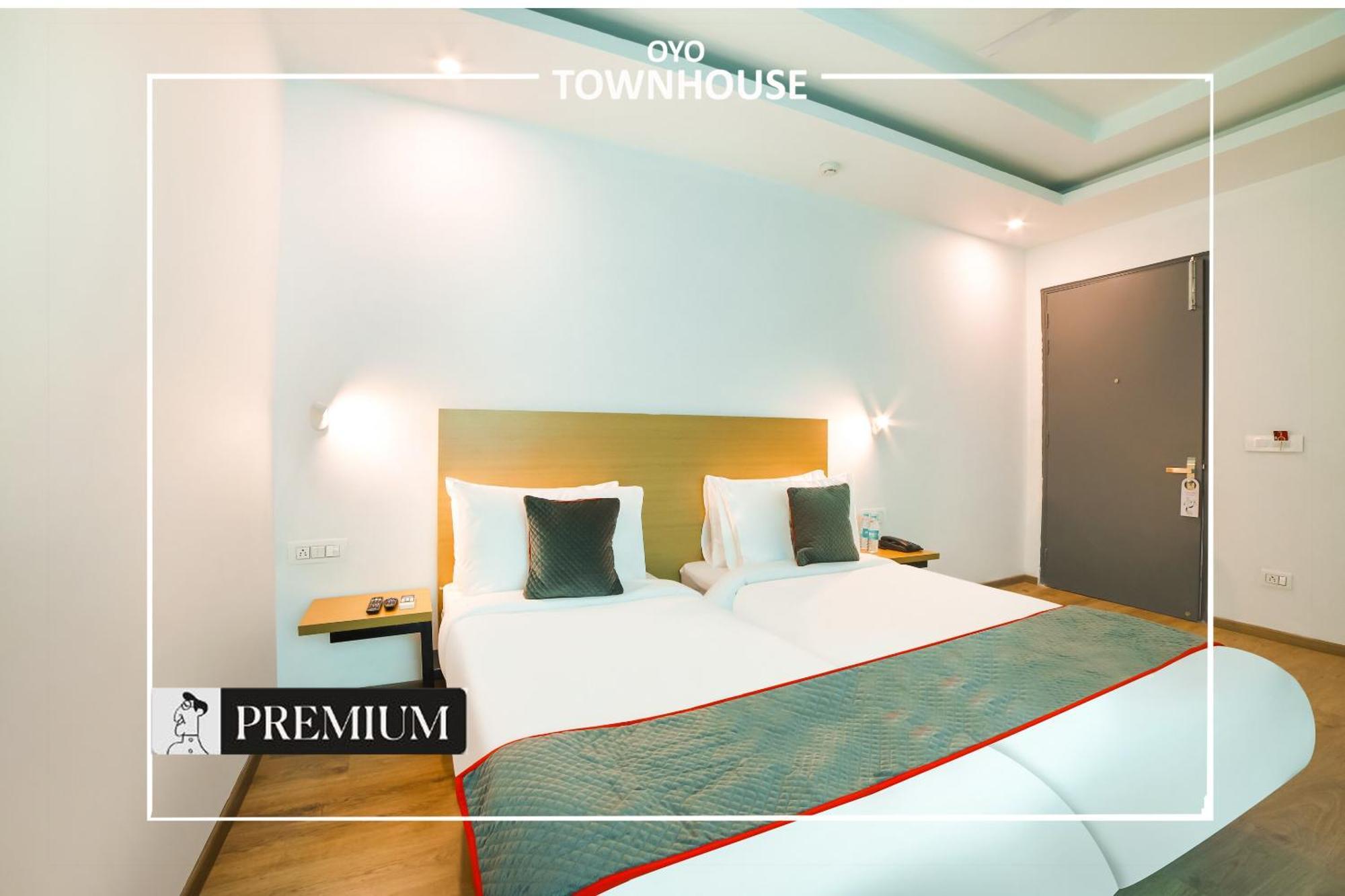 Oyo Townhouse 120 Shushant Lok Gurgáon Kültér fotó