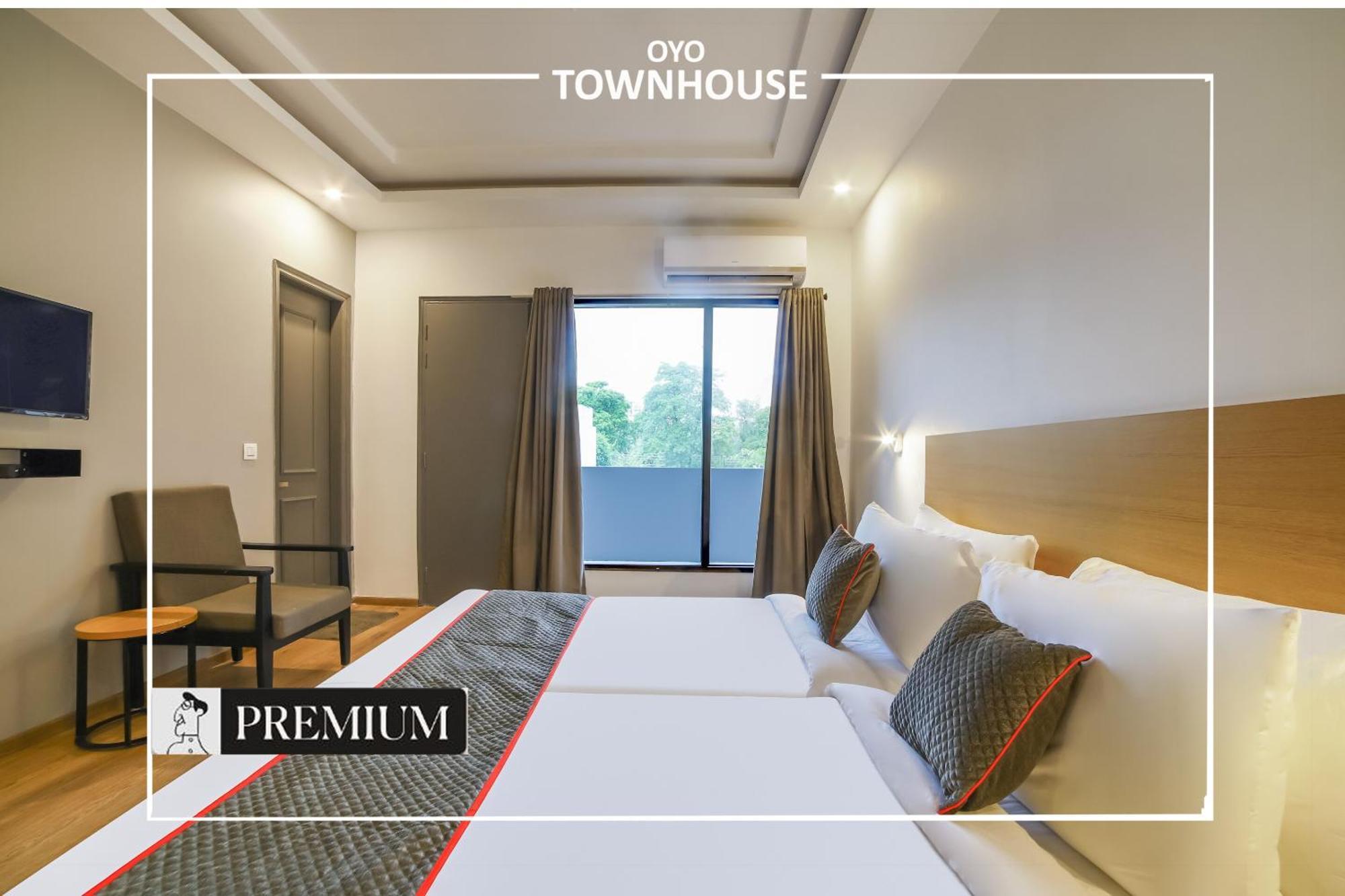 Oyo Townhouse 120 Shushant Lok Gurgáon Kültér fotó