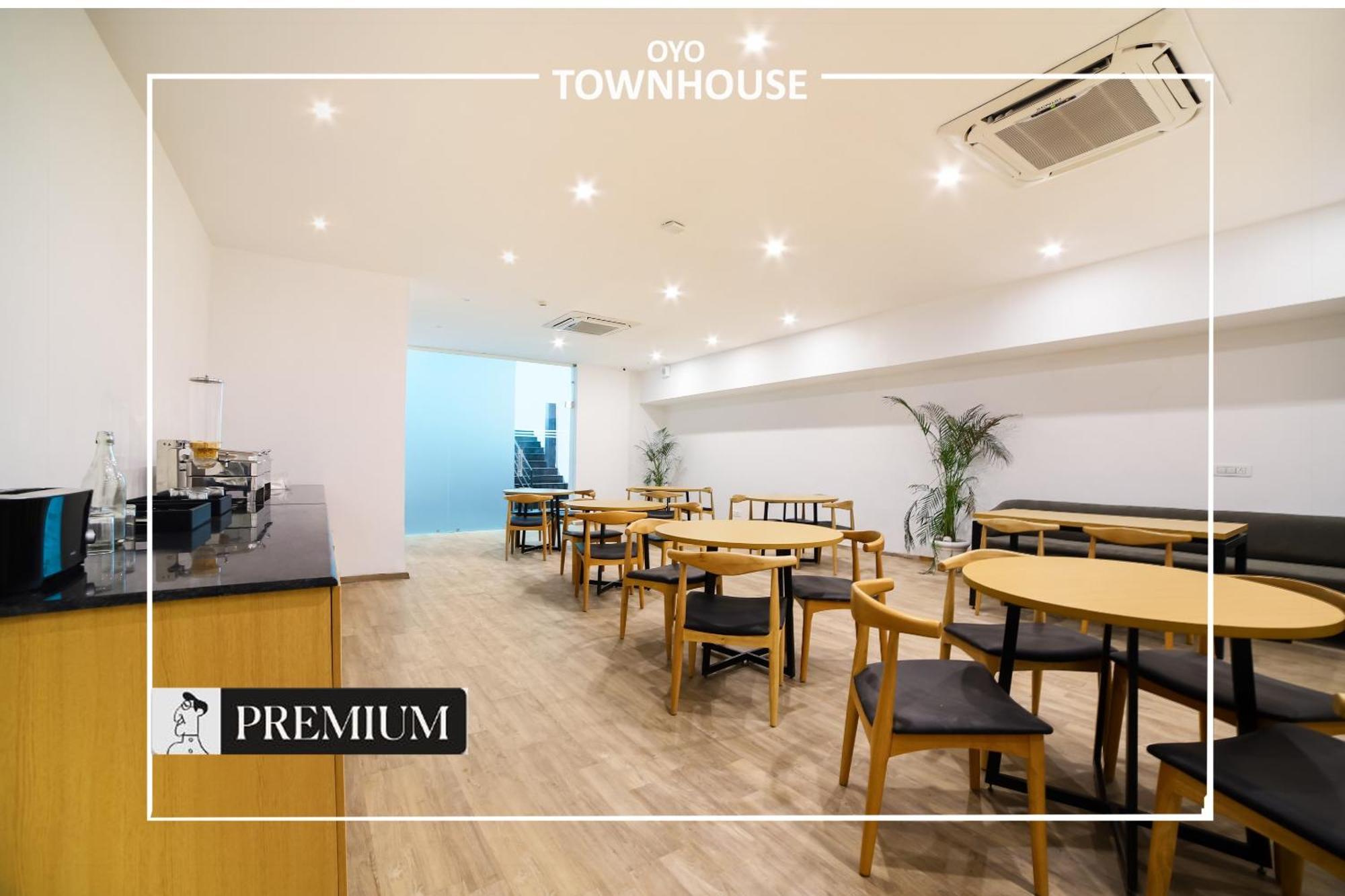 Oyo Townhouse 120 Shushant Lok Gurgáon Kültér fotó