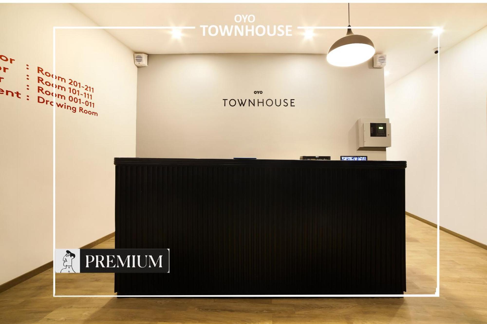 Oyo Townhouse 120 Shushant Lok Gurgáon Kültér fotó
