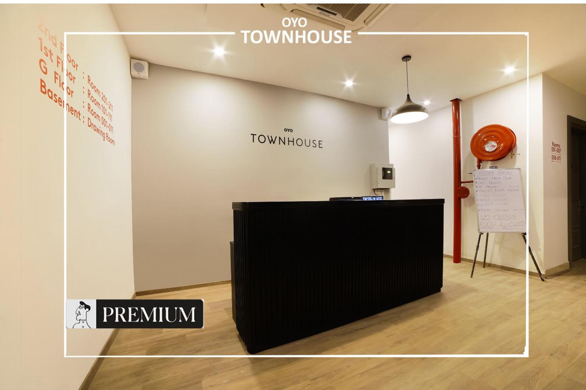 Oyo Townhouse 120 Shushant Lok Gurgáon Kültér fotó