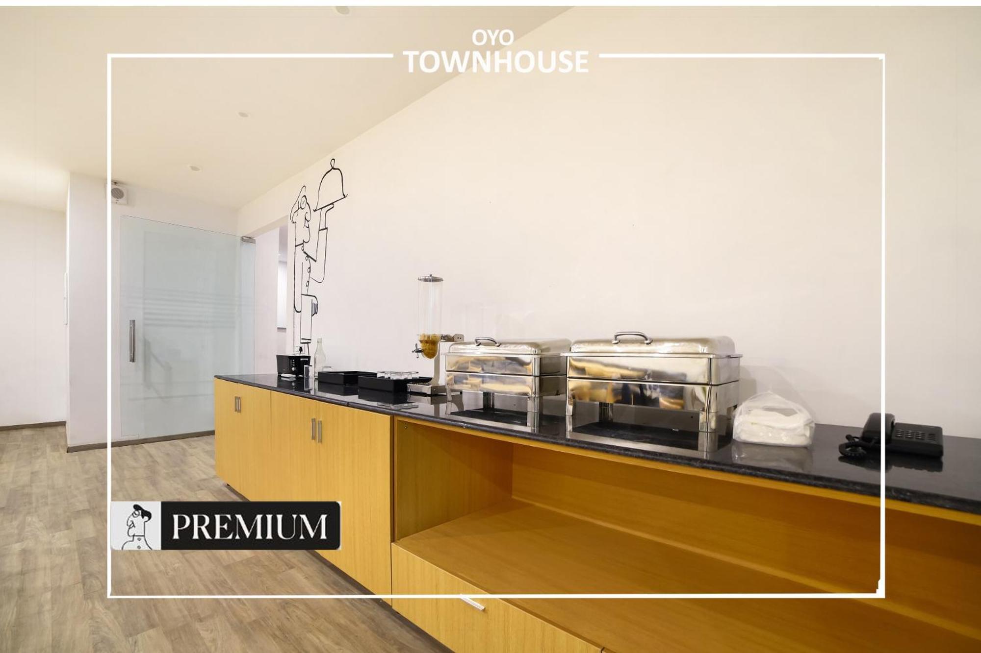 Oyo Townhouse 120 Shushant Lok Gurgáon Kültér fotó